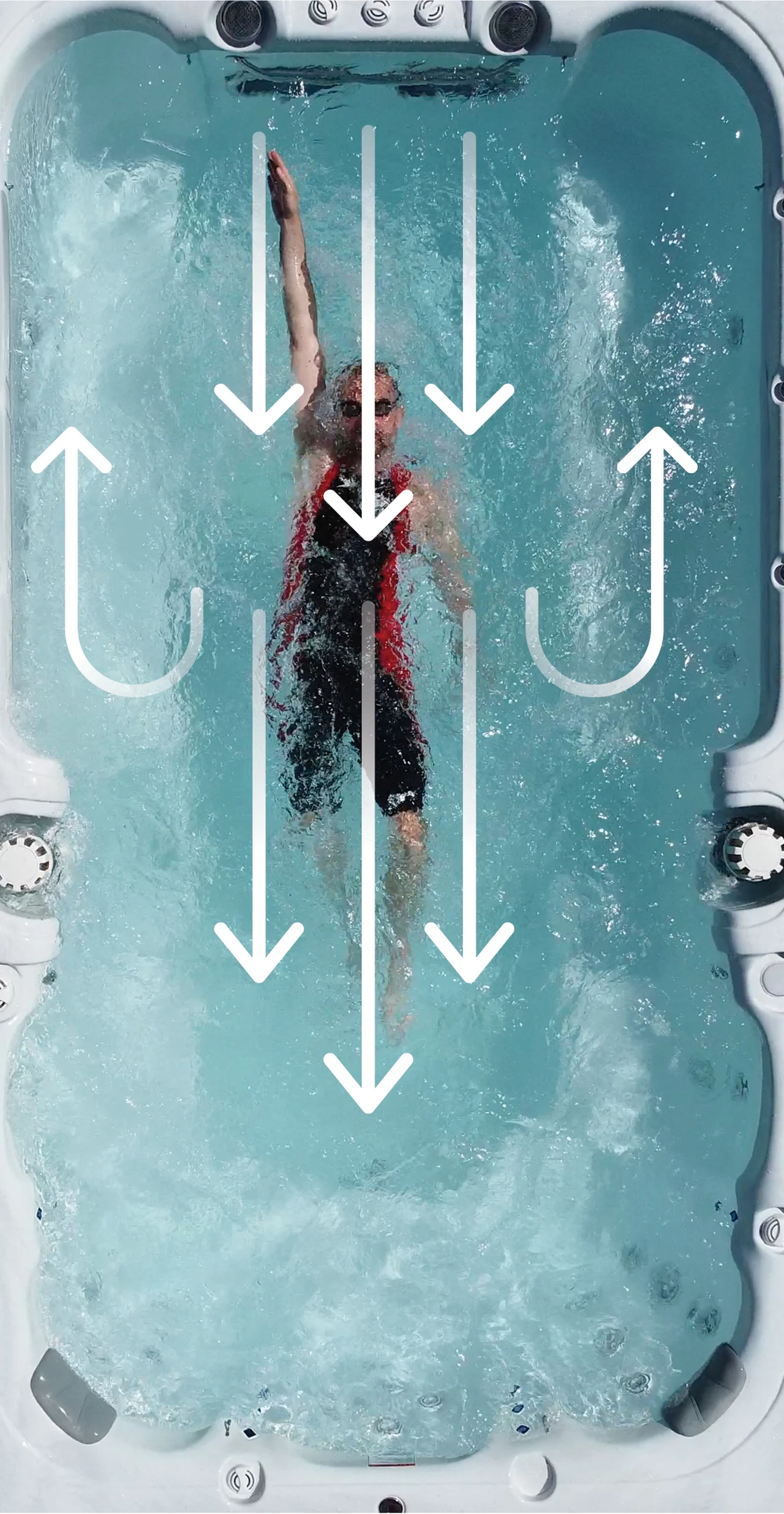 Nage à contre-courant continue dans un spa de nage HydroFitness